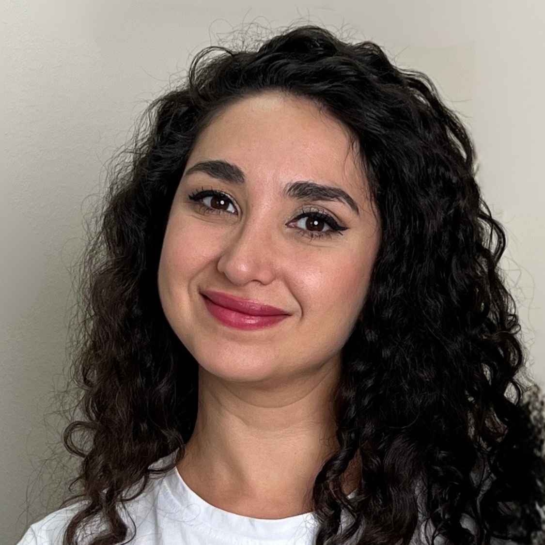 Sonia Abbasi Artist and Art Therapy Student